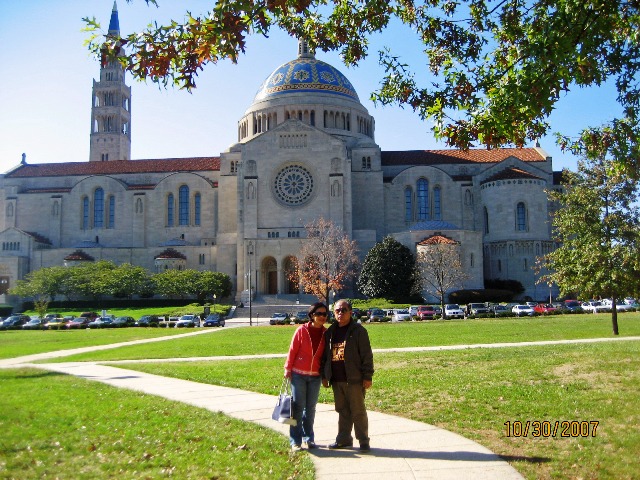 Behind them is the Basilica of the Nat'l Shrine of the Immaculate Concepcion -Washington, D.C..JPG